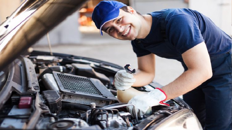 Top 3 Reasons Why You Need to Visit an Auto Shop Near Surprise, AZ