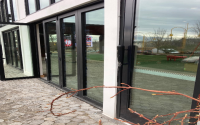 Improve customer satisfaction using automatic door service in Acworth, GA,